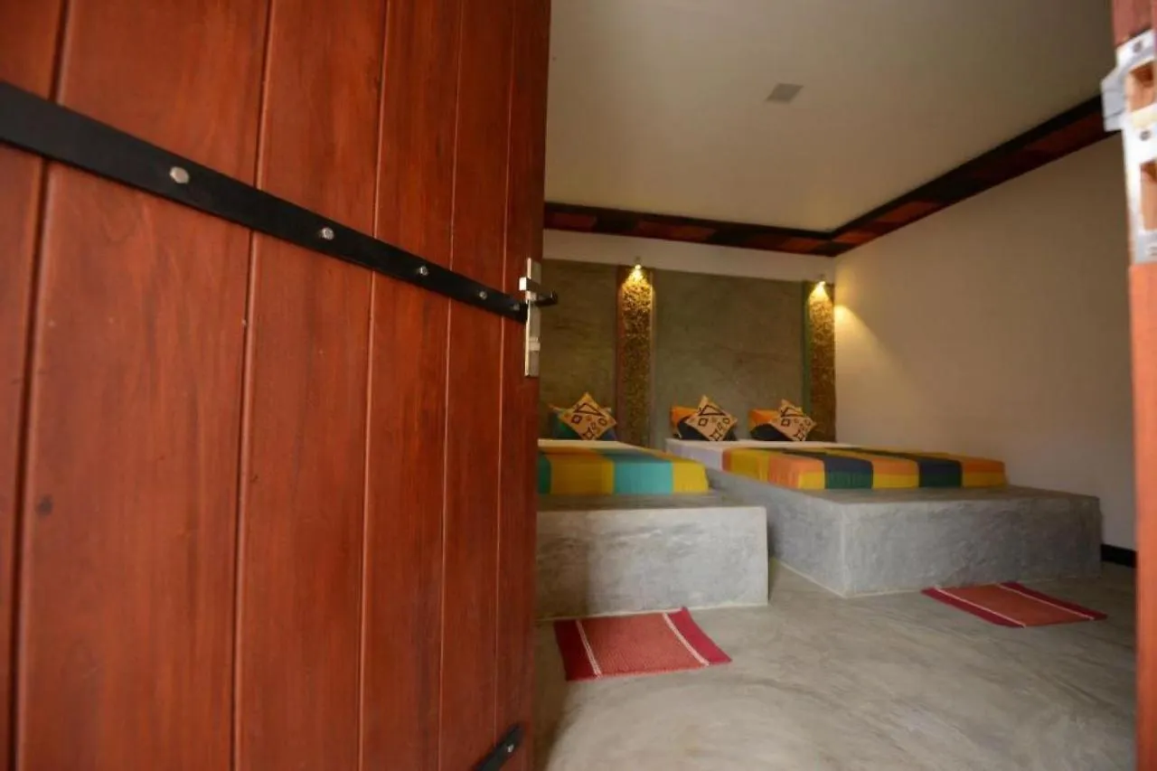 Eco Chalet - Airport Transit Hotel Negombo 0*,  Šrí Lanka