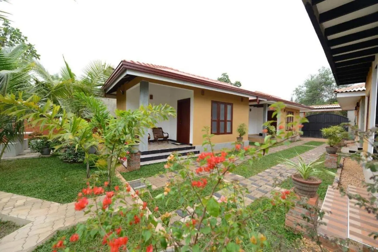 Bed & Breakfast Eco Chalet - Airport Transit Hotel Negombo